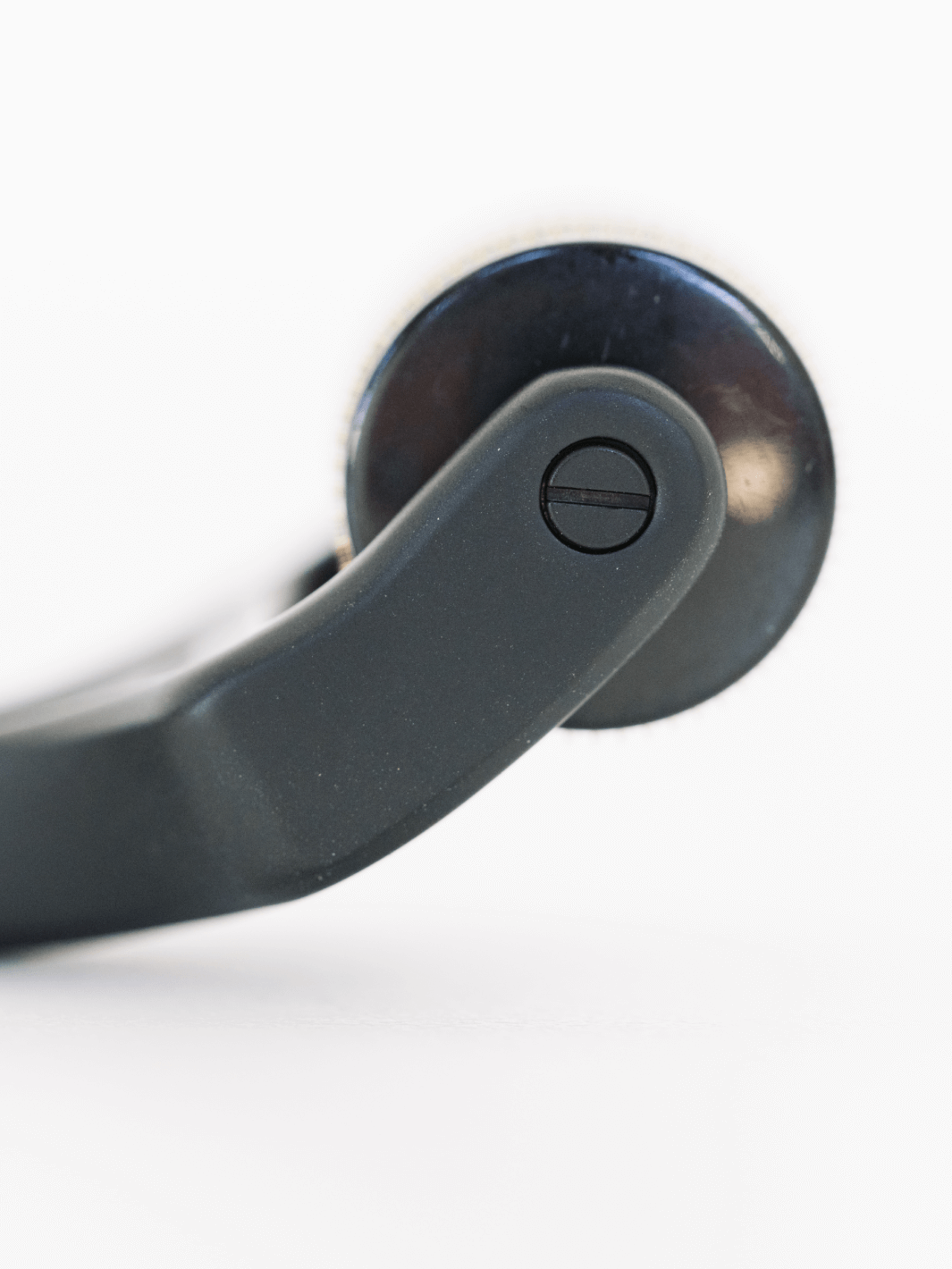 Supply Beard Matte Black Activating Beard Roller